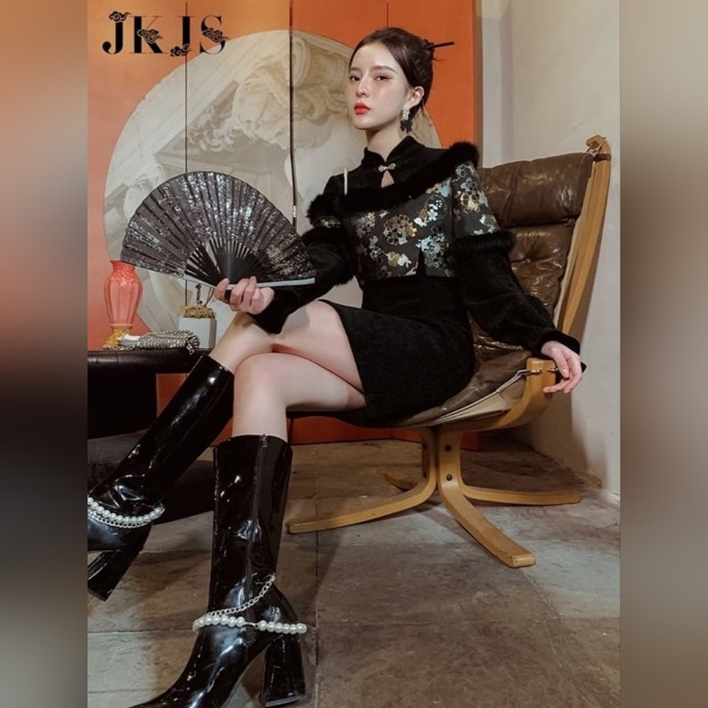Autumn/Winter New Age Qipao with Black Fur, Traditional Floral Pattern - Black
